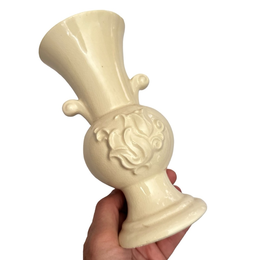 McCoy Vase Raised Tulip Design #674